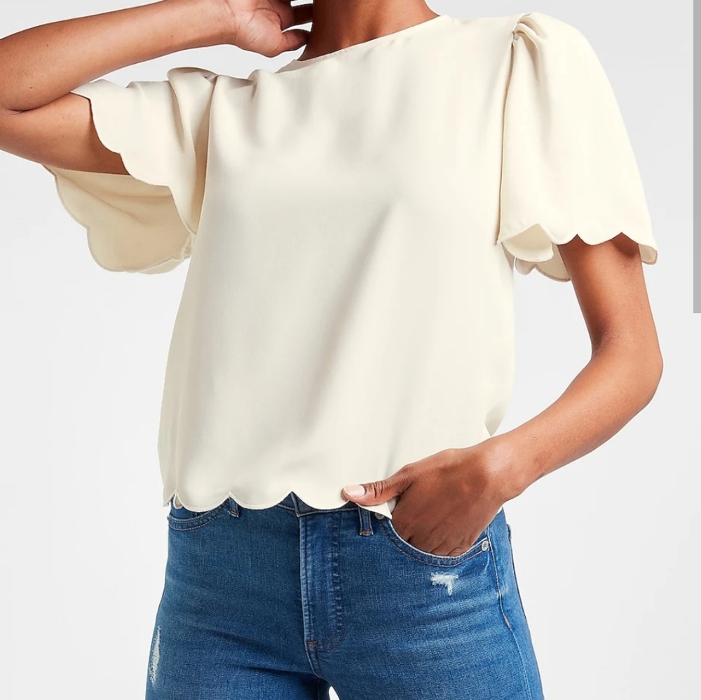 Express Scalloped Flutter Sleeve Top